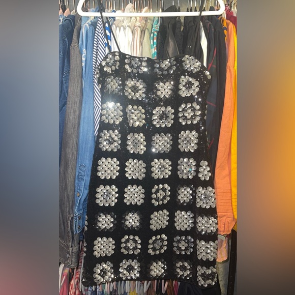 Le Superbe Chic Black and Silver Granny Square Sequin Mini Dress - Picture 5 of 7